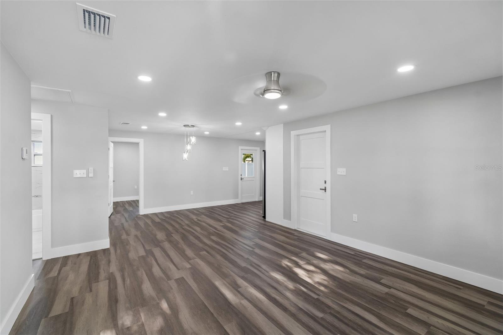 1434 NORMANDY BLVD