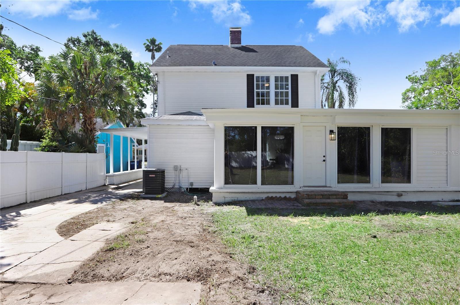 1960 MCKINLEY ST