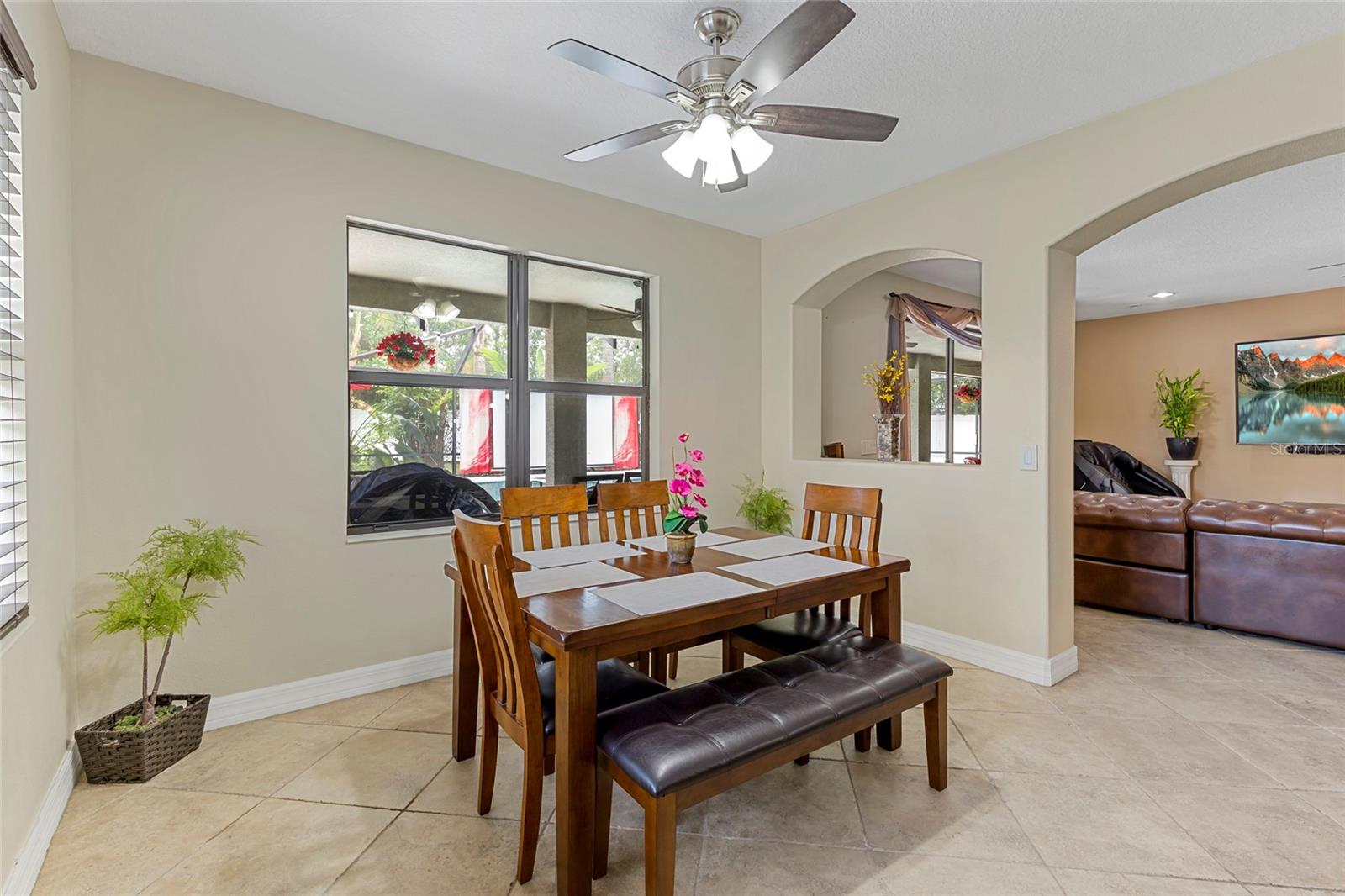 1945 ABBEY RIDGE DR