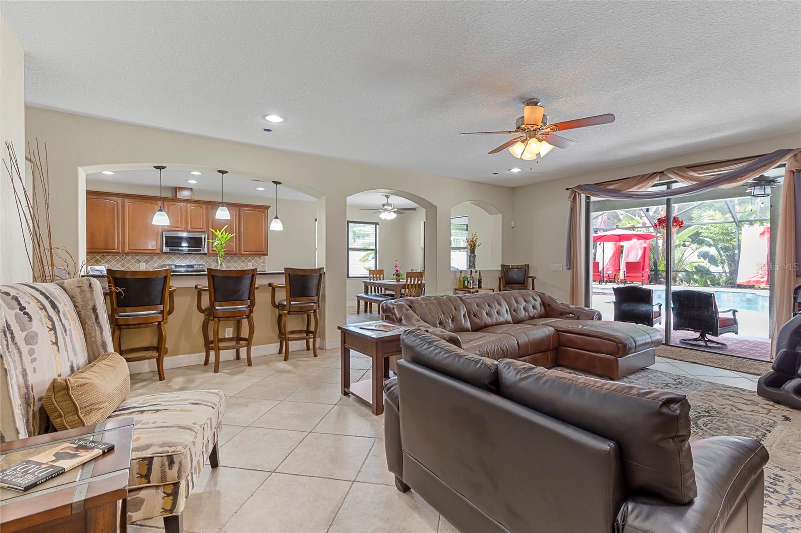 1945 ABBEY RIDGE DR