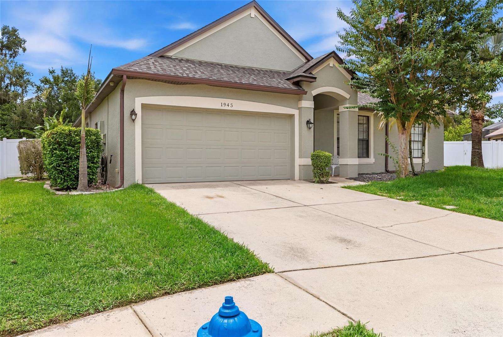 1945 ABBEY RIDGE DR