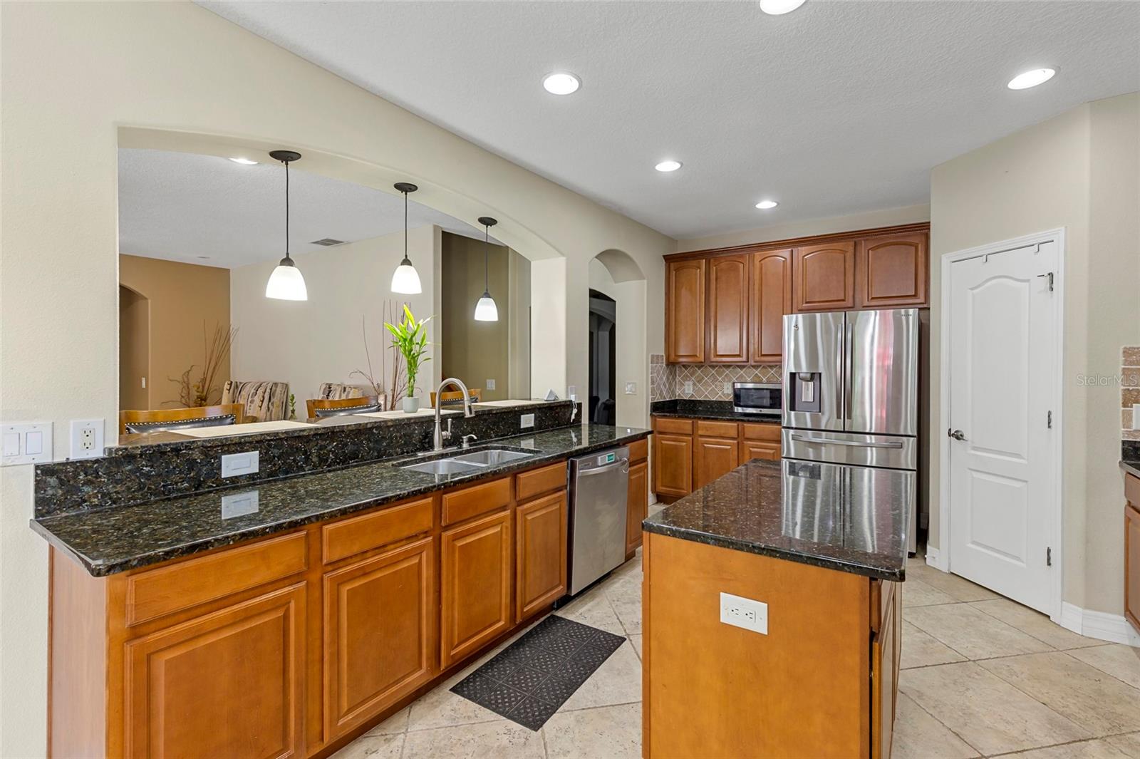 1945 ABBEY RIDGE DR