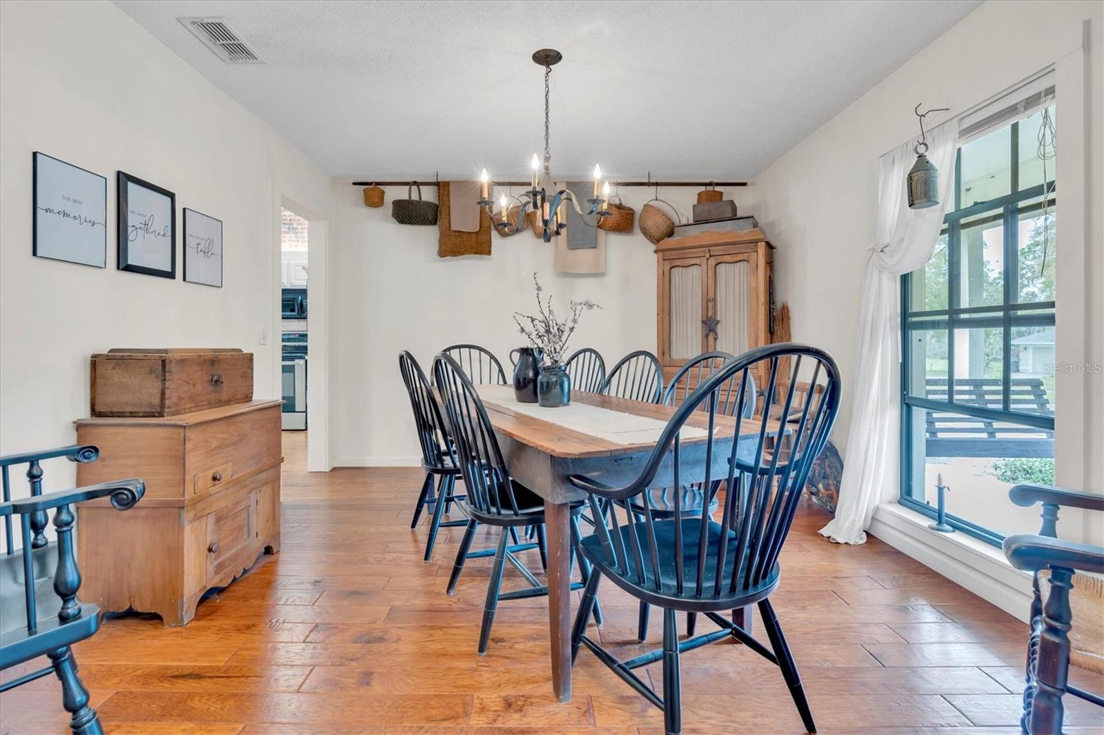2703 SAVANNAH DR