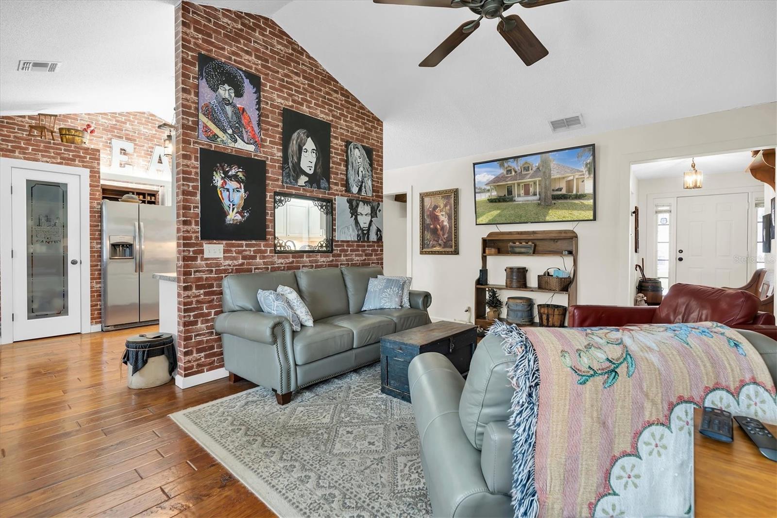 2703 SAVANNAH DR