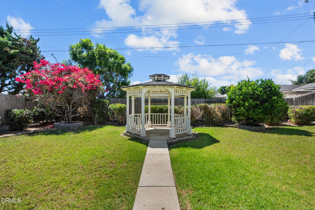 207 Gorrion Avenue