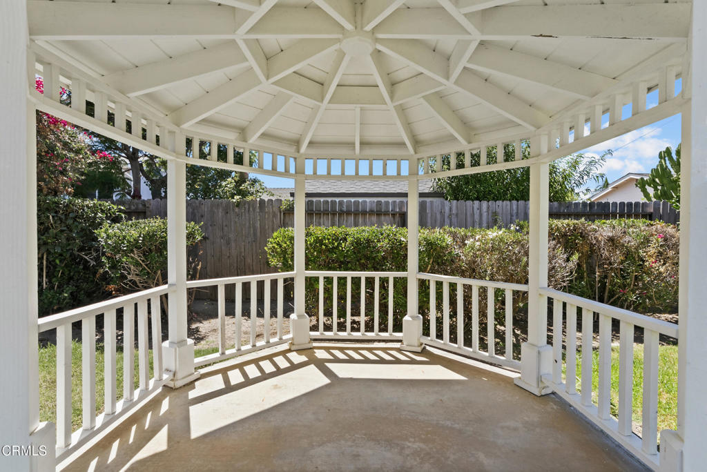 207 Gorrion Avenue