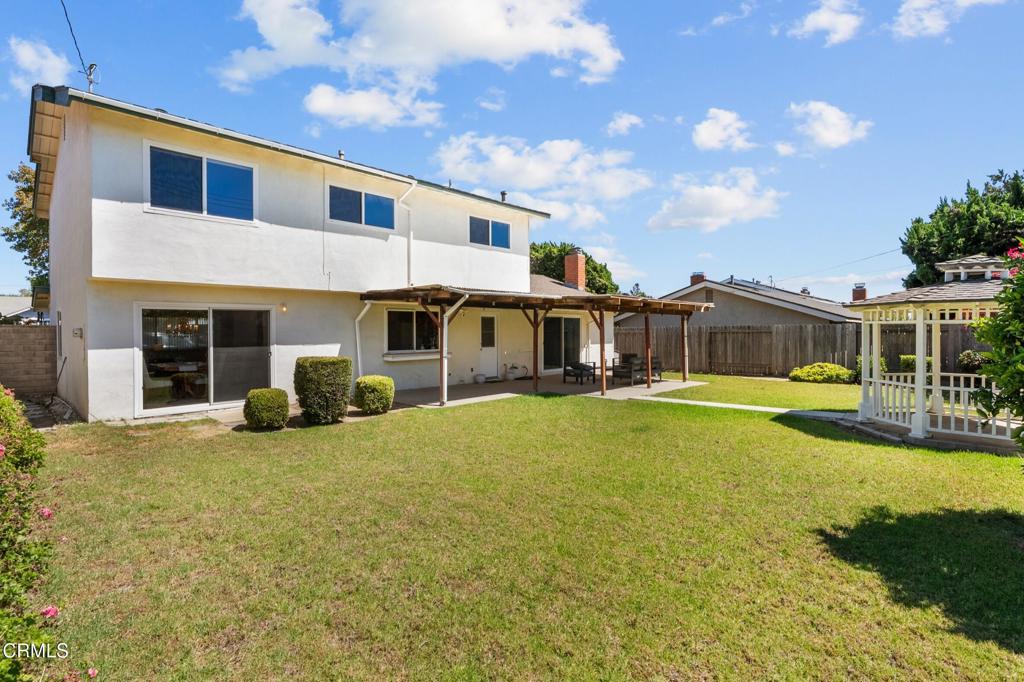 207 Gorrion Avenue