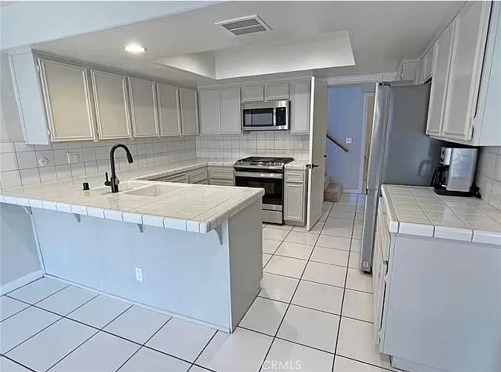 10022 Reseda Boulevard 18