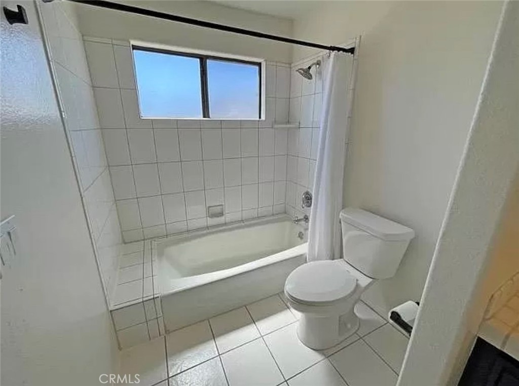 10022 Reseda Boulevard 18