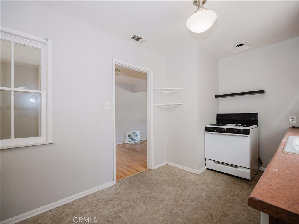 16918 Bassett Street