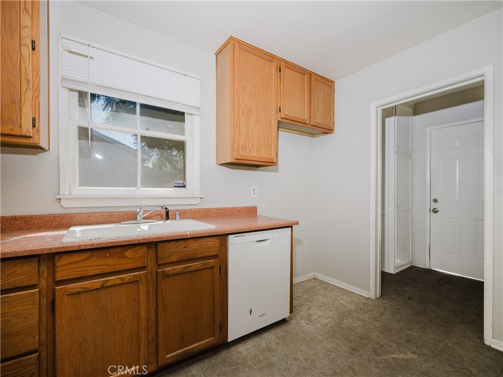 16918 Bassett Street