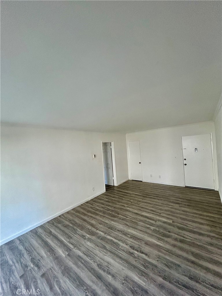 14823 Gilmore 106W