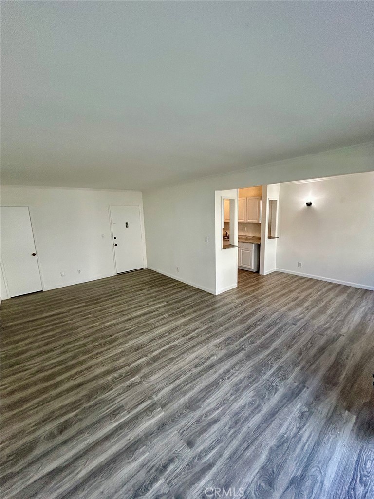 14823 Gilmore 106W