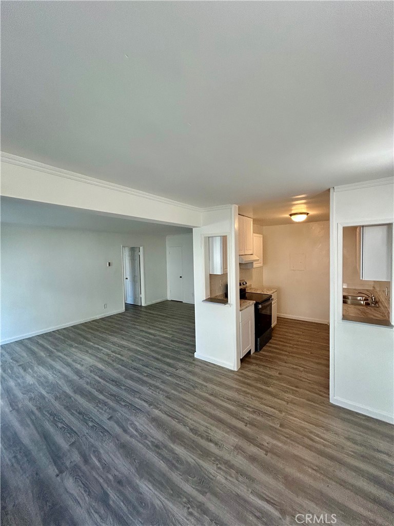 14823 Gilmore 106W