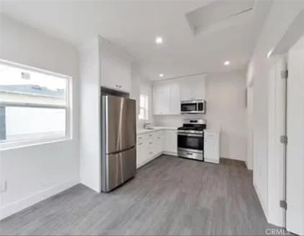 6159 Clybourn Avenue