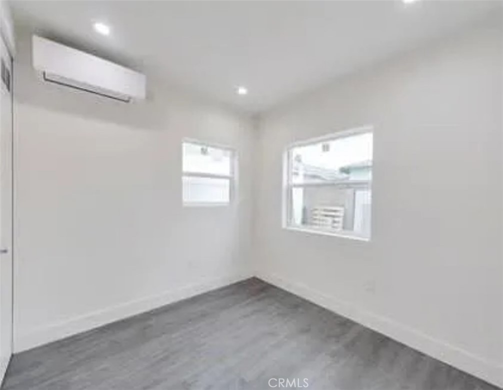 6159 Clybourn Avenue