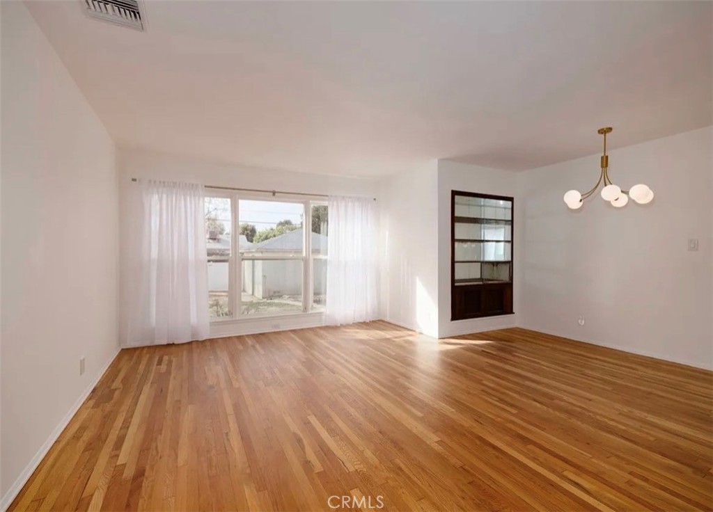 8123 Lindley