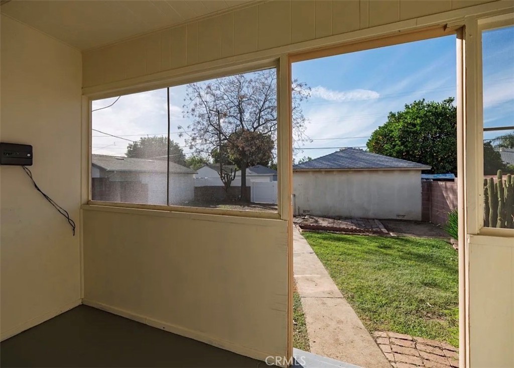 8123 Lindley