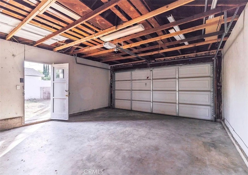 8123 Lindley