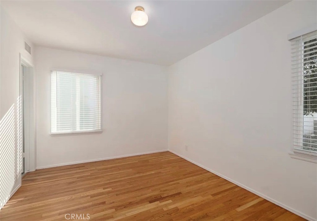 8123 Lindley