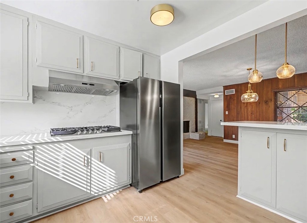 4413 Canoga