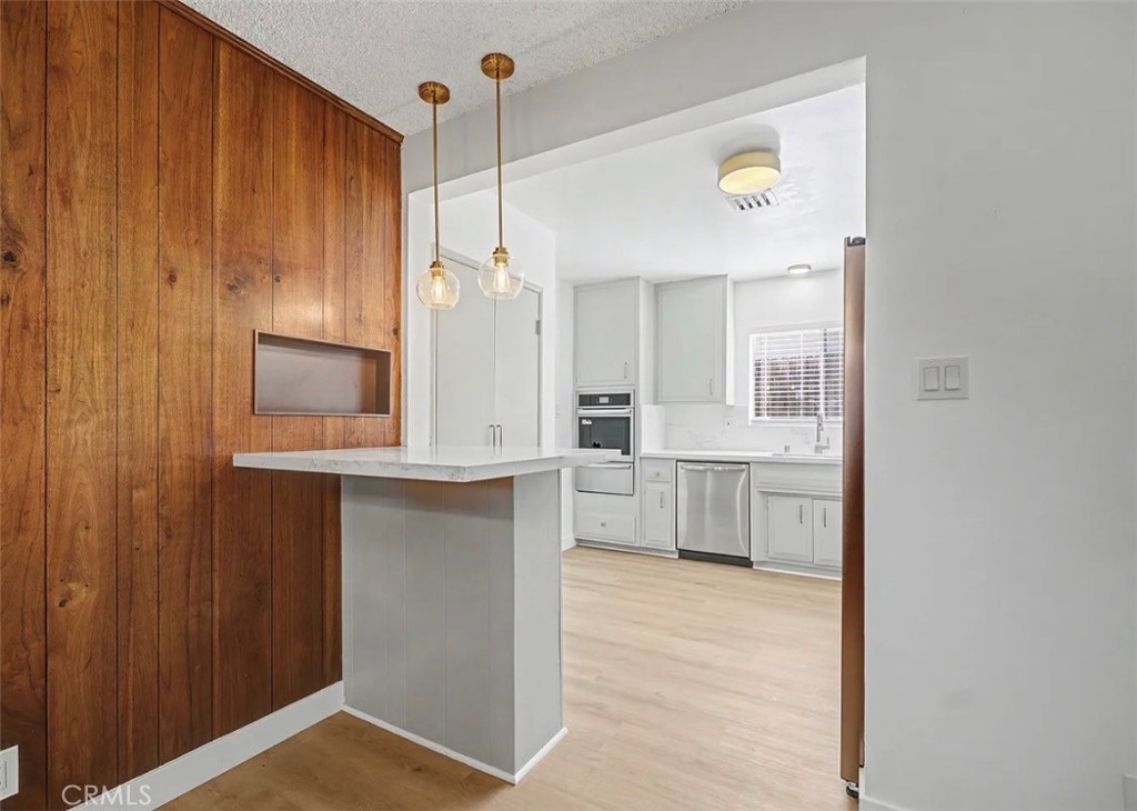 4413 Canoga