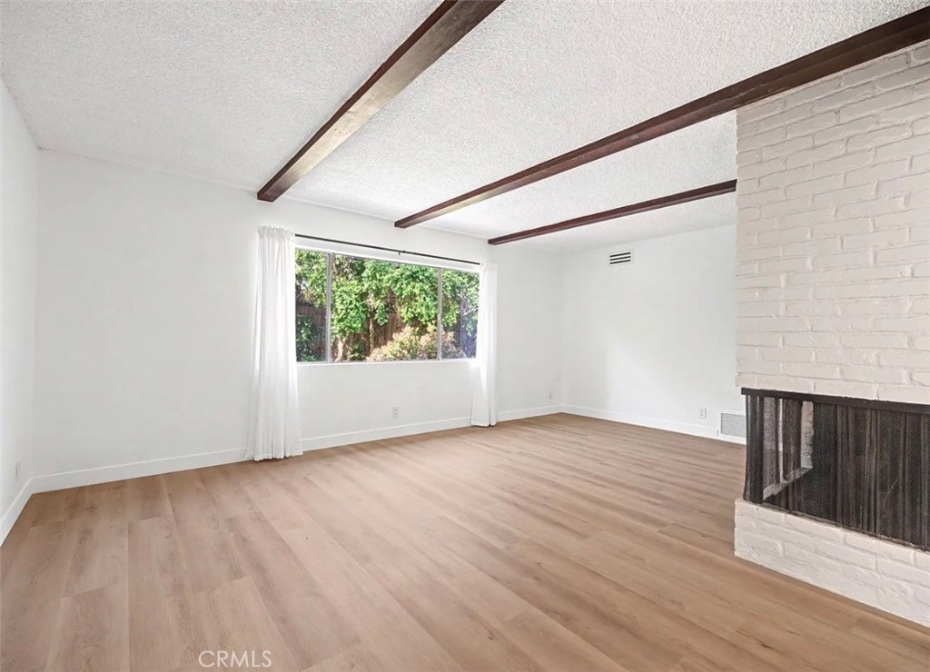 4413 Canoga