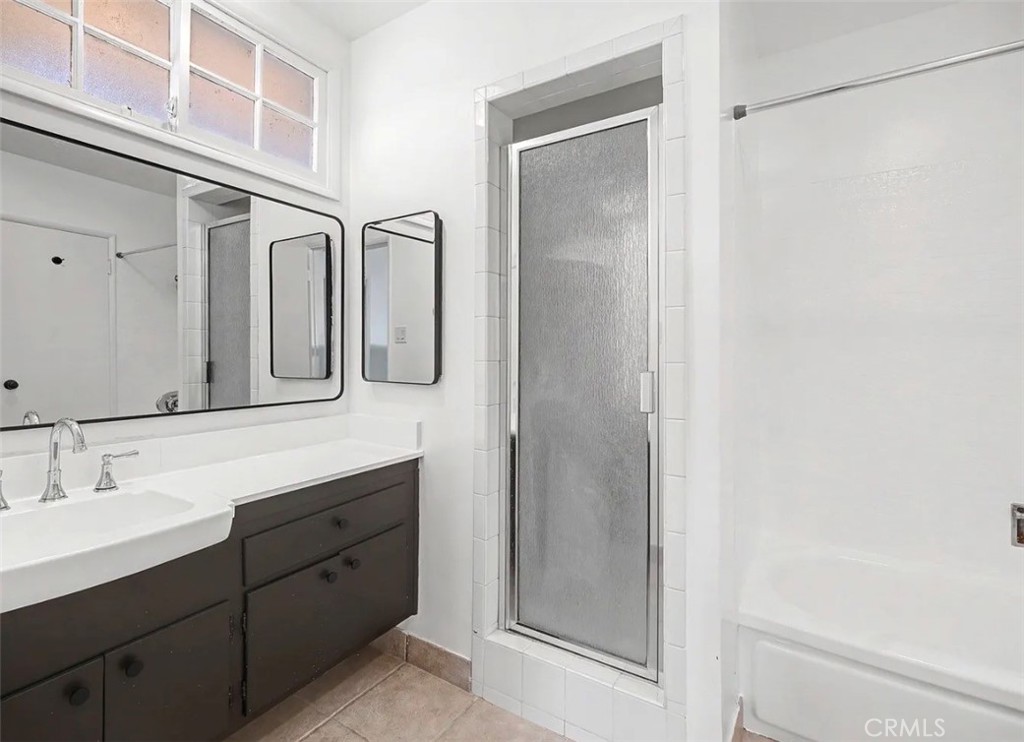 4413 Canoga
