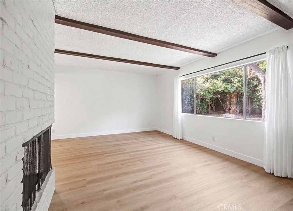 4413 Canoga