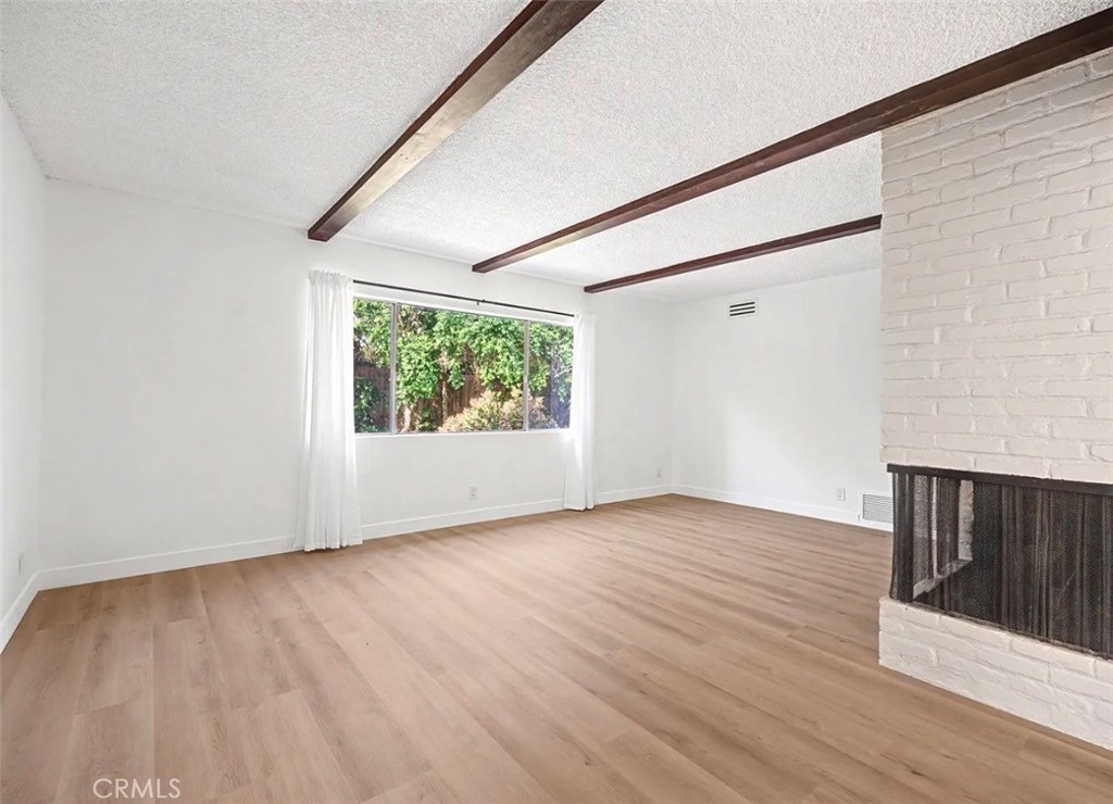4413 Canoga