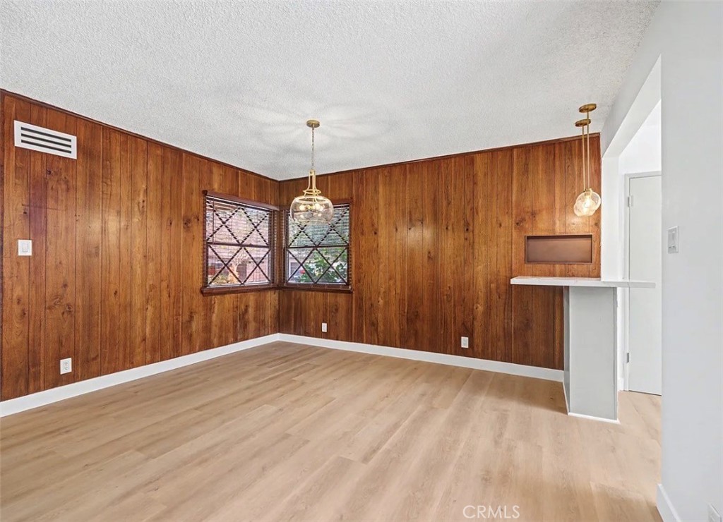 4413 Canoga