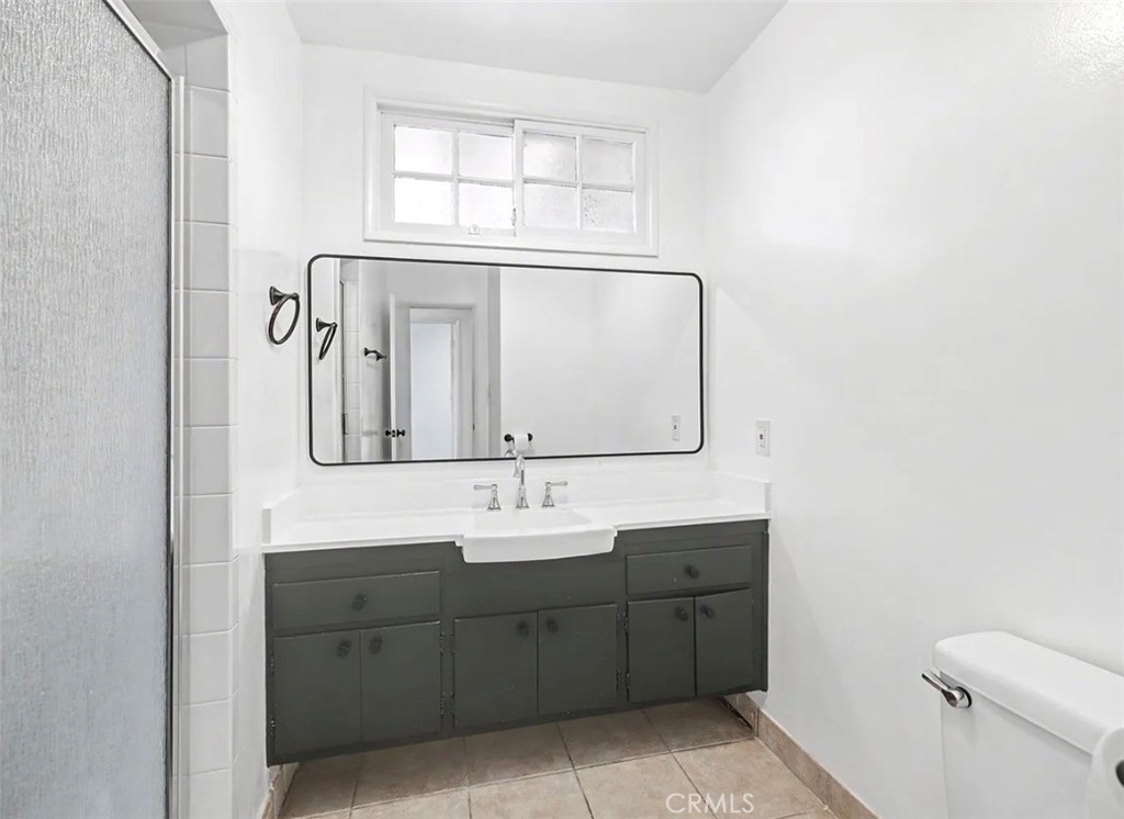 4413 Canoga