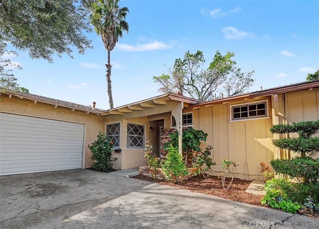 4413 Canoga