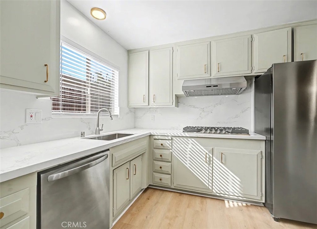 4413 Canoga