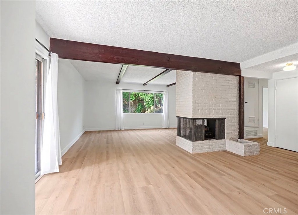 4413 Canoga