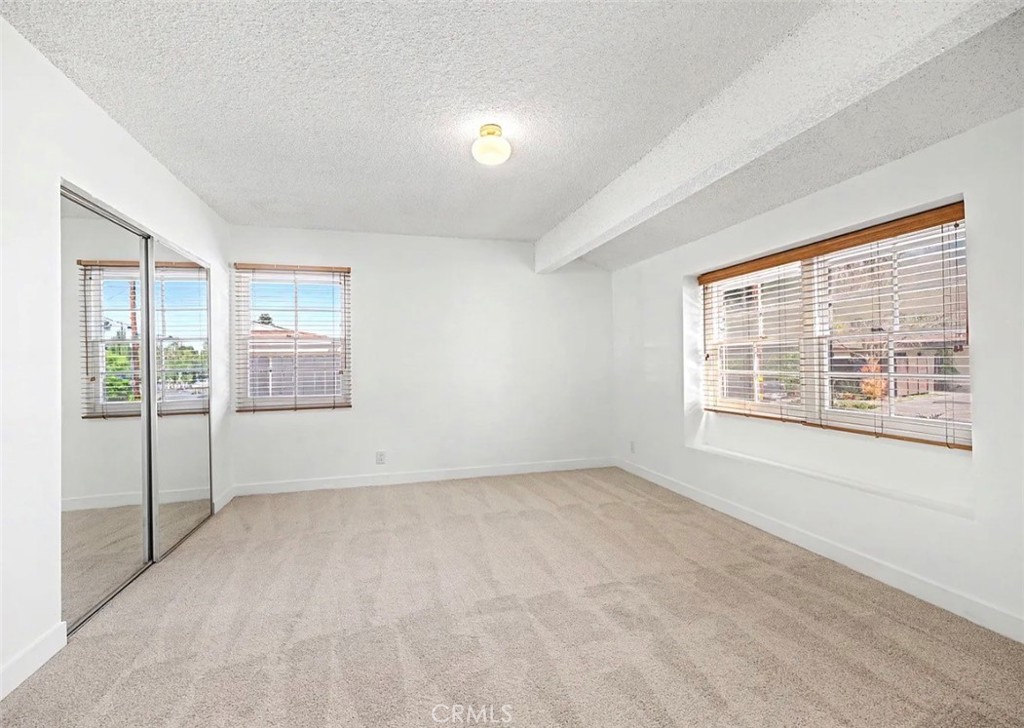 4413 Canoga