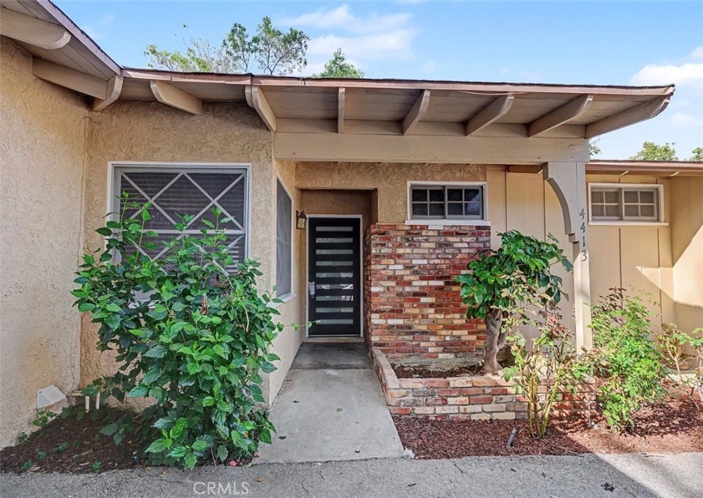 4413 Canoga
