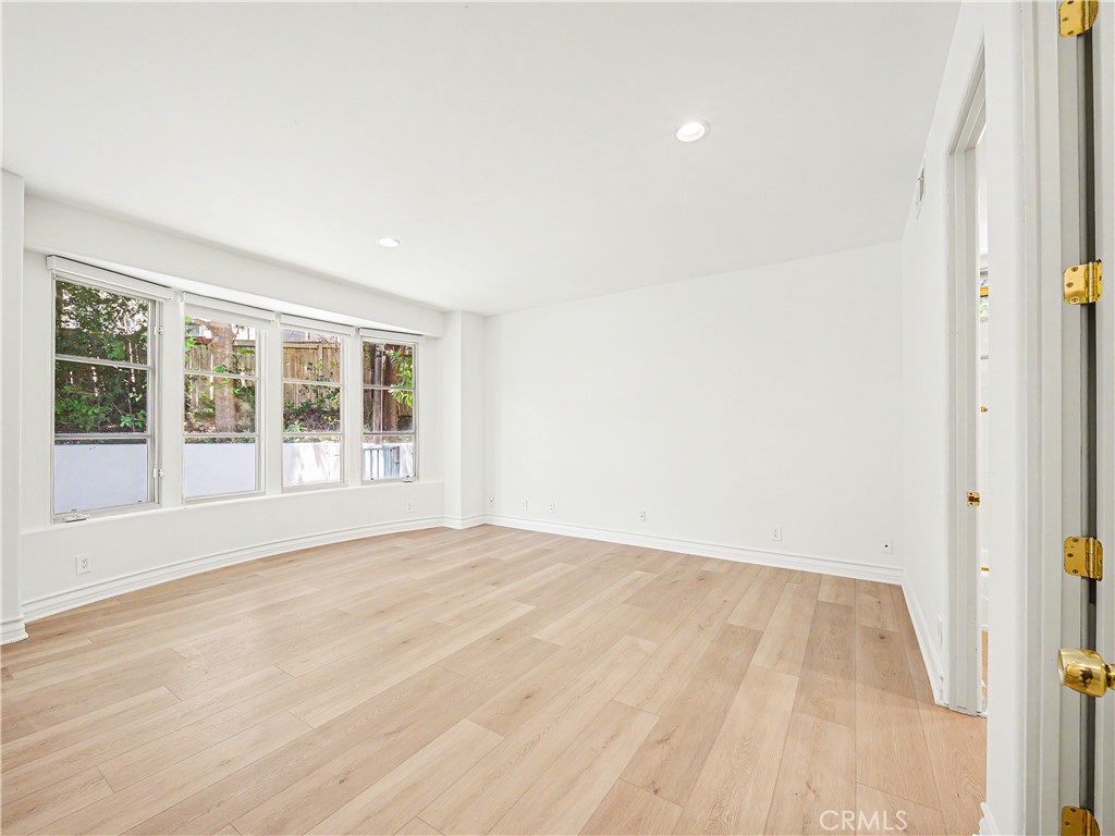 3907 Peartree