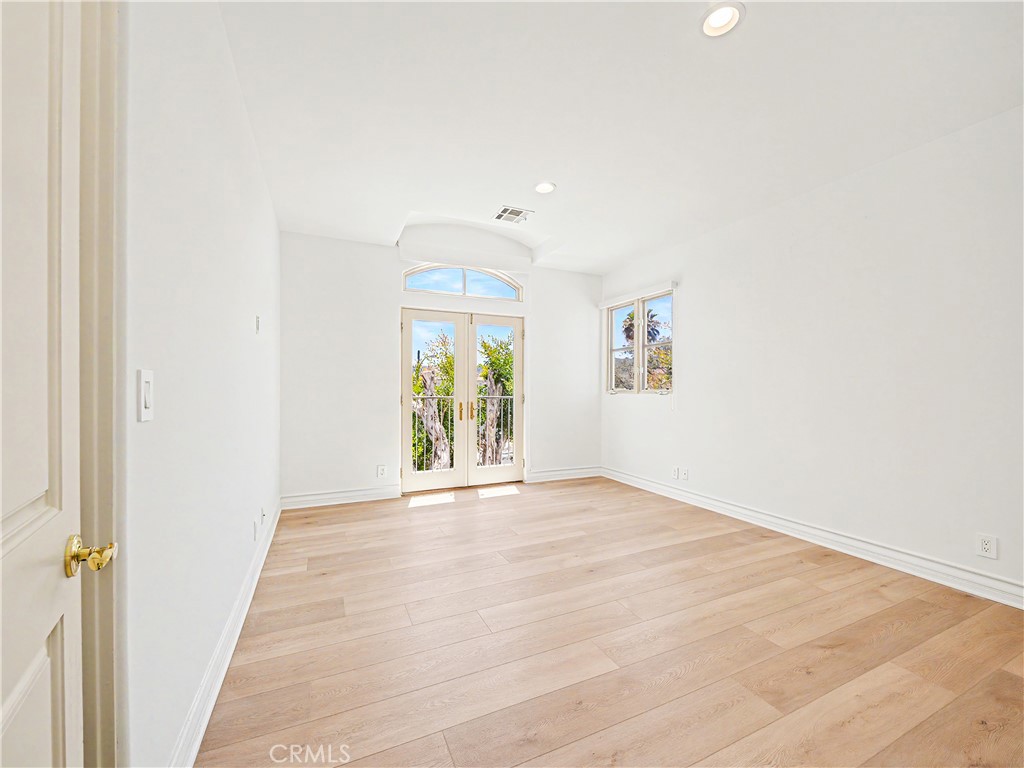 3907 Peartree