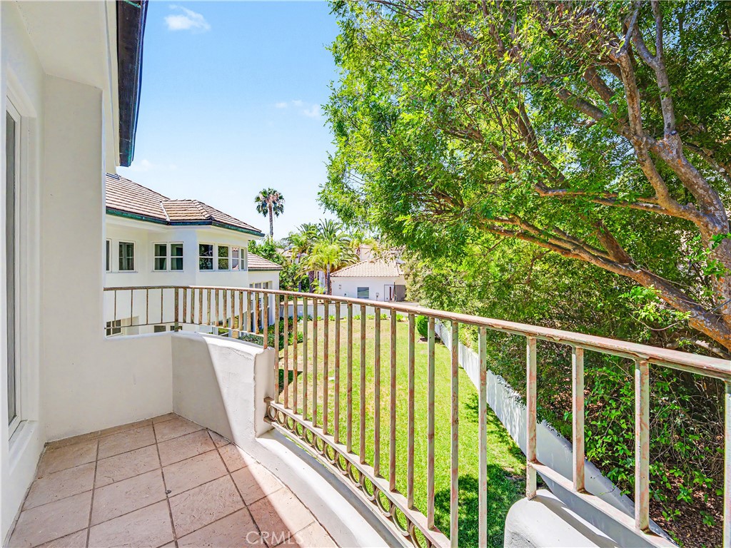 3907 Peartree