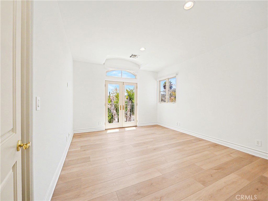 3907 Peartree