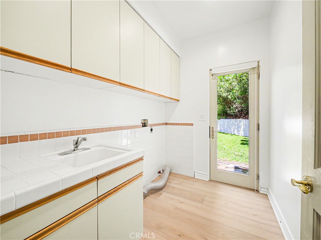 3907 Peartree