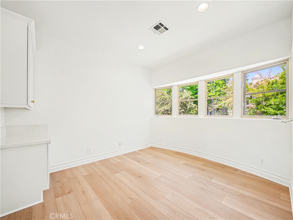 3907 Peartree