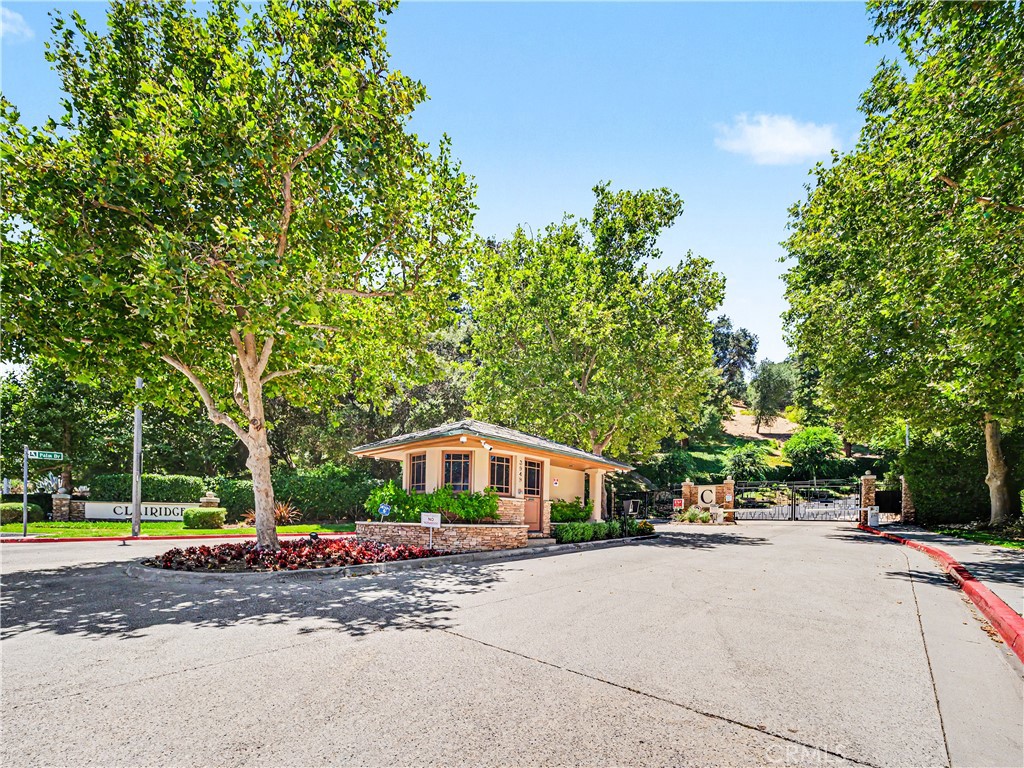 3907 Peartree