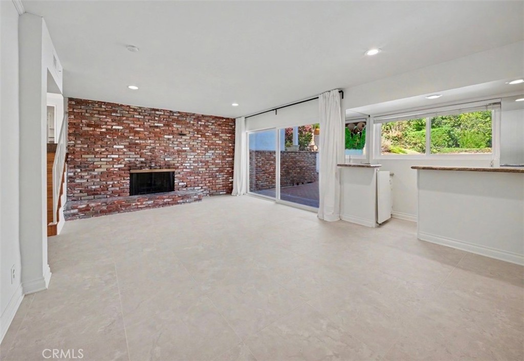 22525 Flamingo