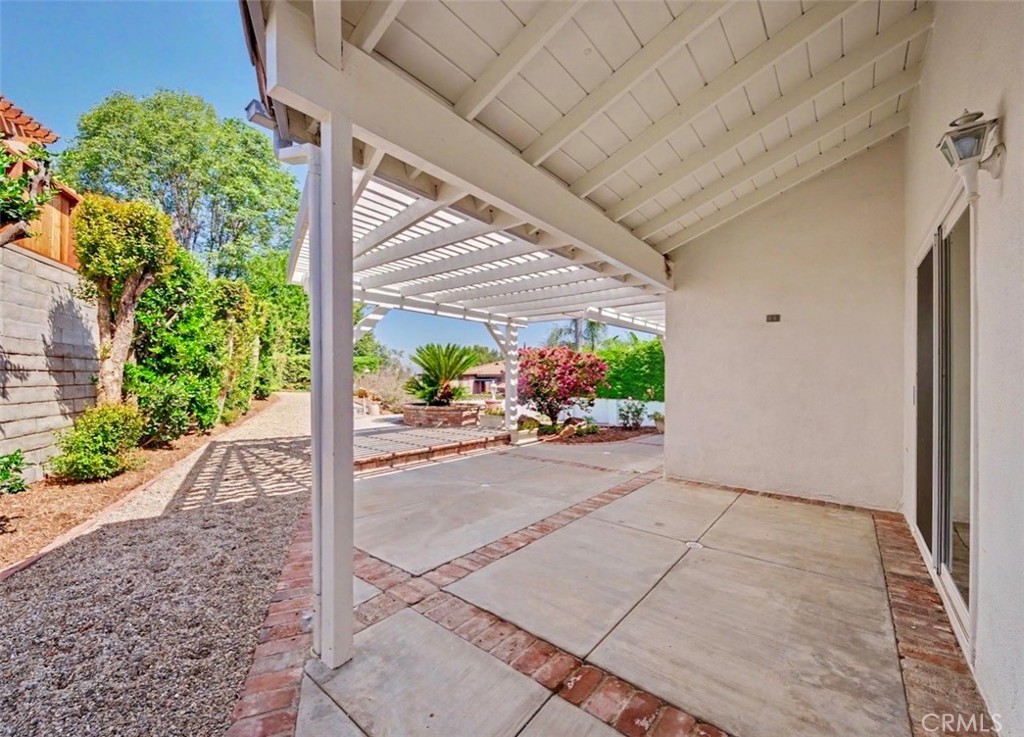 22525 Flamingo