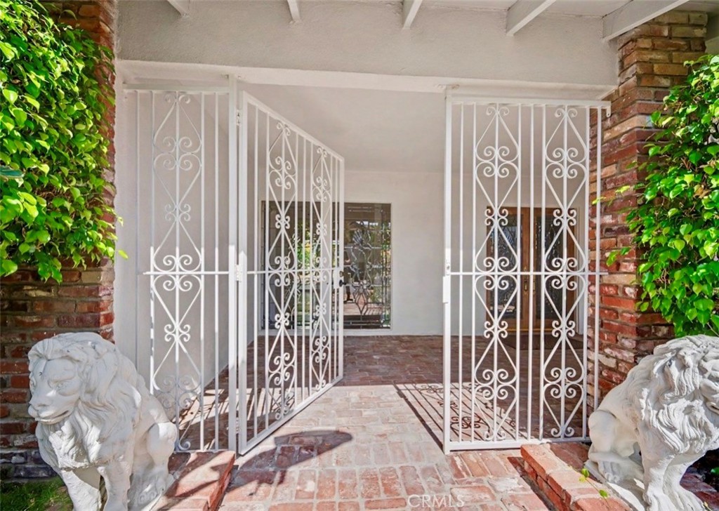 22525 Flamingo