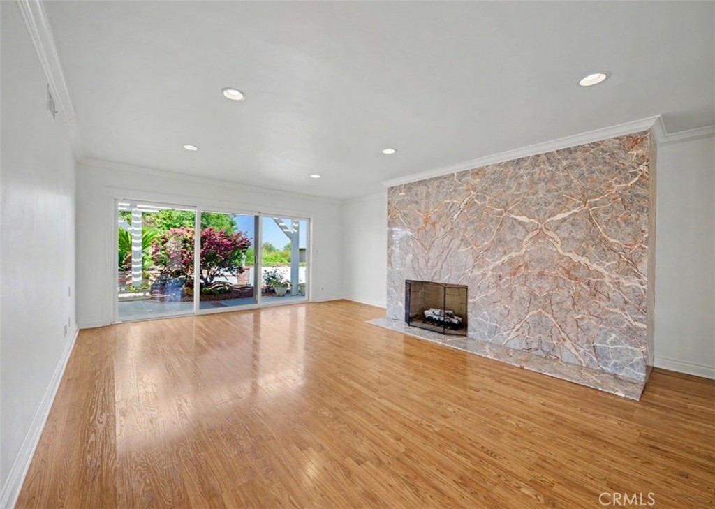 22525 Flamingo