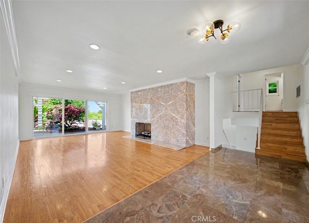 22525 Flamingo