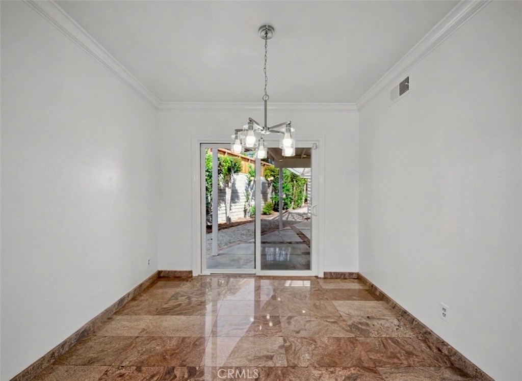 22525 Flamingo
